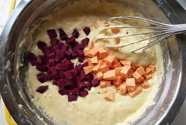  简单|儿子最喜欢这粗粮发糕，一搅一蒸，营养香甜，比馒头简单好吃