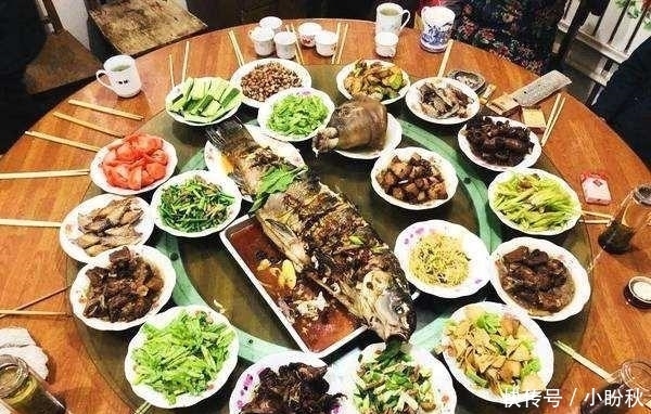 精致|全国各地的年夜饭，东北的最大气，广东的最精致，这个地方最奢华