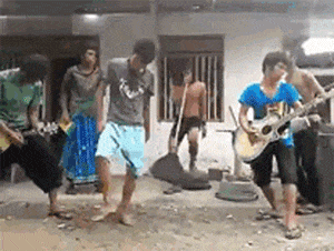 GIF|搞笑GIF:你们说这车有多猛啊。