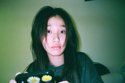  作精|拉蔡徐坤炒CP，业务差还频上热搜，小作精虞书欣口碑崩盘？