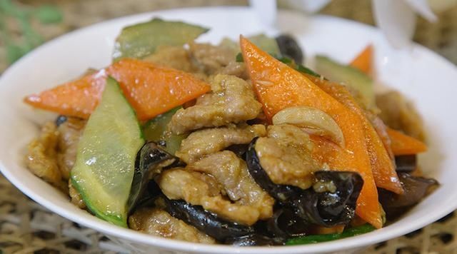  芹菜|美食推荐：家常溜肉片、紫金酱焗排骨、黑椒牛柳、芹菜炒香菇