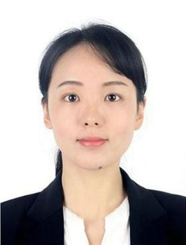  导师|26岁女博士生导师因高颜值走红！才貌双全，网友全酸了！