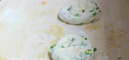  不用|教你做家常葱花饼，不用油酥，个个酥脆又起层，比买的都好吃