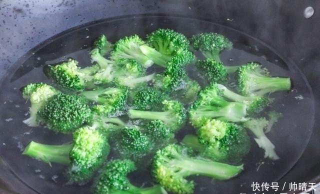 别省|6种炒前必须要焯水的蔬菜,再懒也别省这1步,为了家人健康
