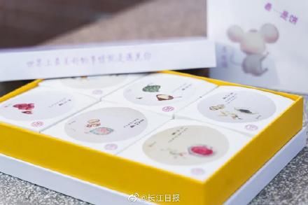 学校|高校月饼火了!你们学校发了啥?