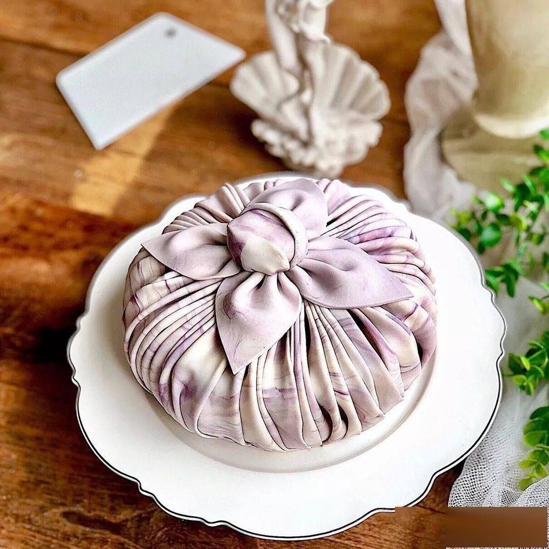 包袱蛋糕|脑洞太大韩国小姐姐晒神秘蛋糕,引百万粉丝每天催更太美了,每一张都让我流口水…