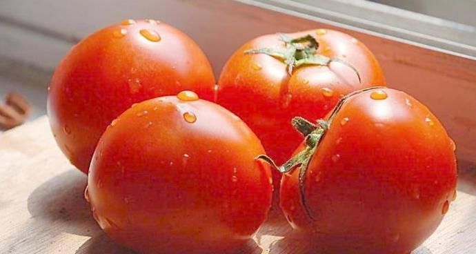 西红柿|买的西红柿太多,放冰箱里怕坏掉?教你一招,保存的时间更加长