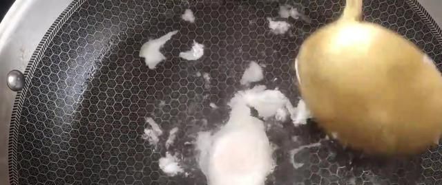  鸡蛋|你做的荷包蛋还会散？学学这个小技巧，以后做荷包蛋百分百不会散
