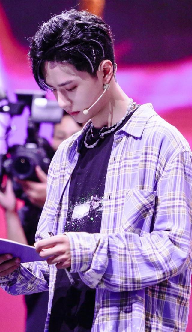  位队长|评价超高分！想看话唠王一博吗？看看这里！