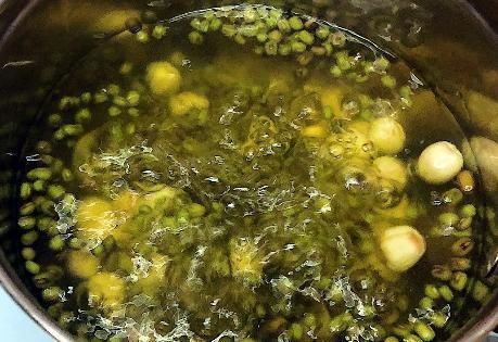 莲子|煮绿豆汤时,绿豆泡水是不对的,教你1招技巧,10分钟绿豆开花