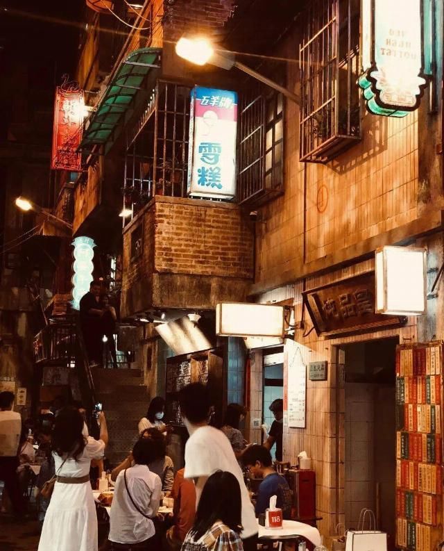  美食|超级文和友去广州了，连米其林都看不上的老广们买账吗？