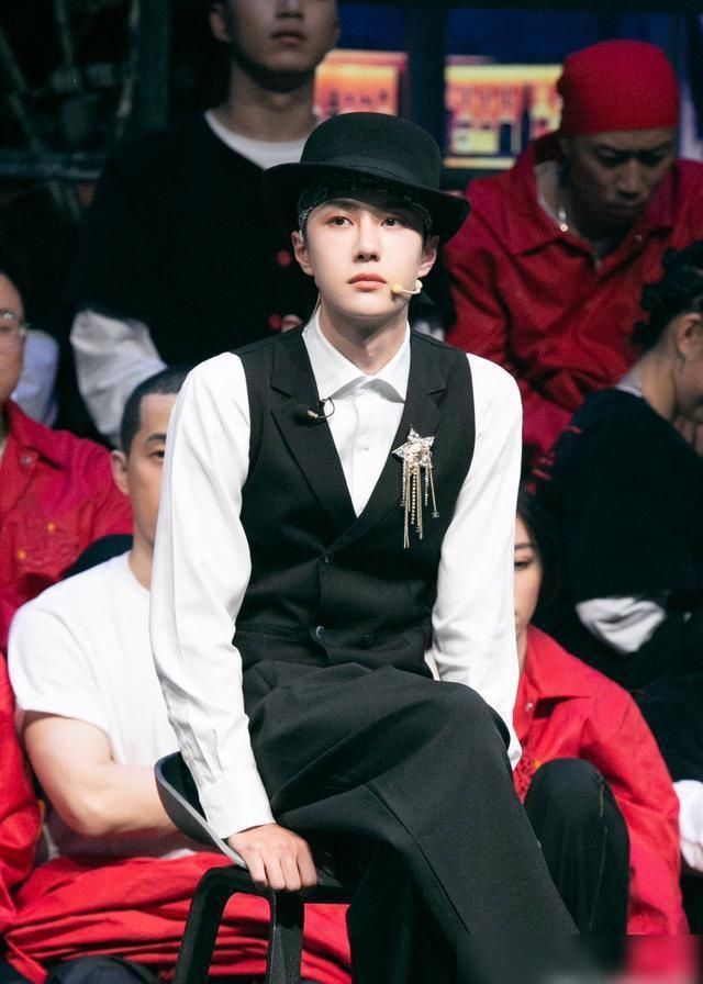  粉丝|王一博实火！《快本》与《街舞》3时间相撞，粉丝会选择看哪个？