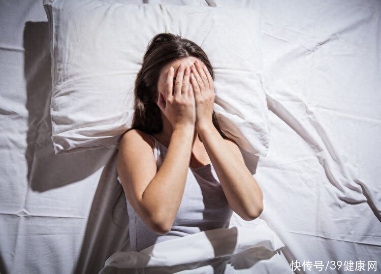 抑郁倾向的人四句话常挂在嘴边(有抑郁倾向的人，嘴里常说这5句话，若你身边有，别以为是玩笑)