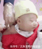 搞笑|GIF搞笑趣图: 大妈这舞还是别跳了, 后面的小哥已经生无可恋了