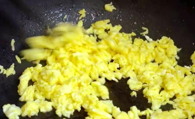  省力|饺子皮做包子，不揉面不发面，节约时间还省力，皮薄筋道馅料足