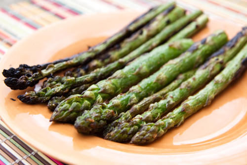 清除|芦笋所含的氨基酸天门冬酰胺,有助于清除体内多余的盐分