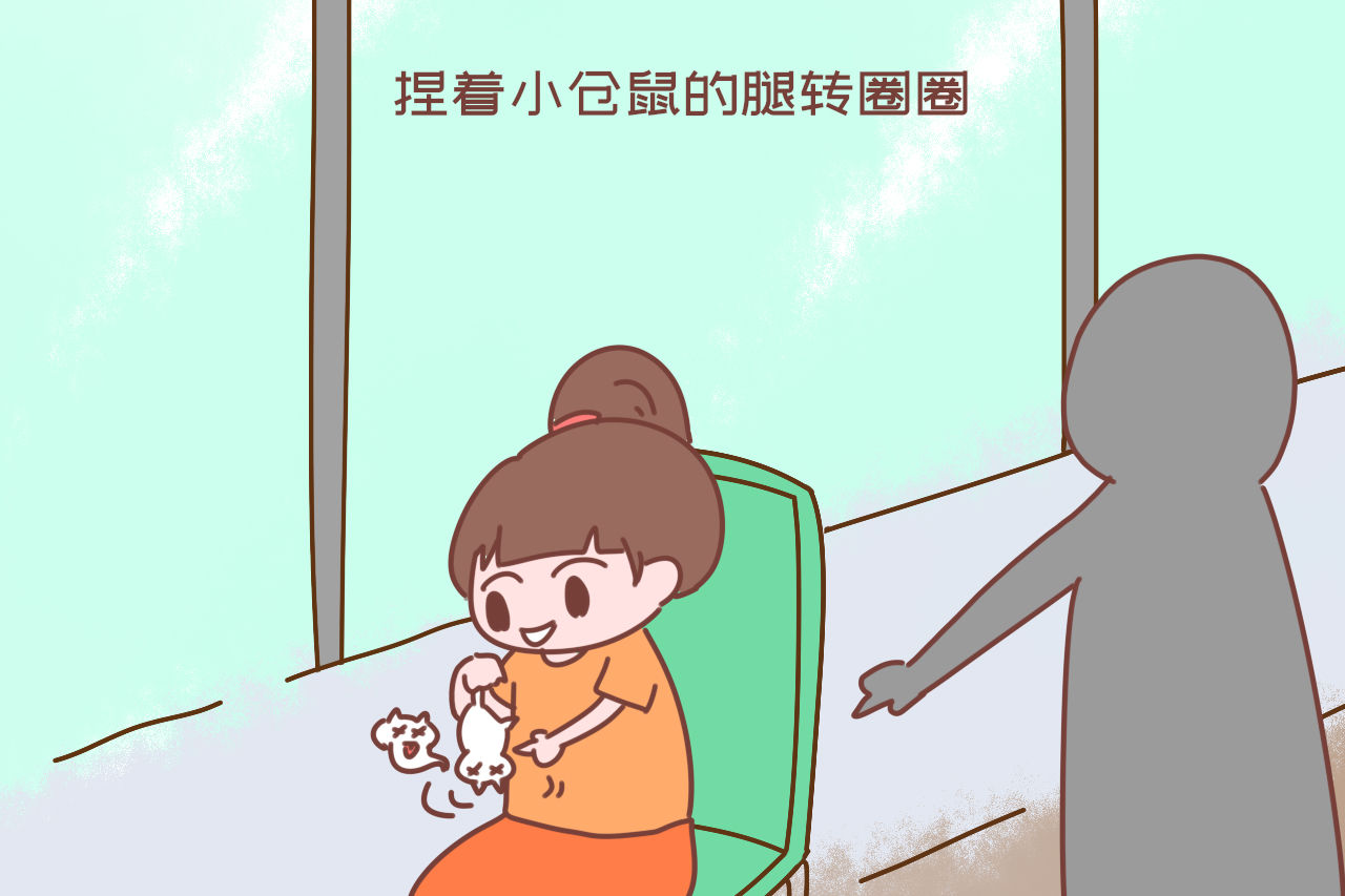 小动物|公交车上女孩笑着做一件“恶心”事,引发众怒:这么小就没了善良