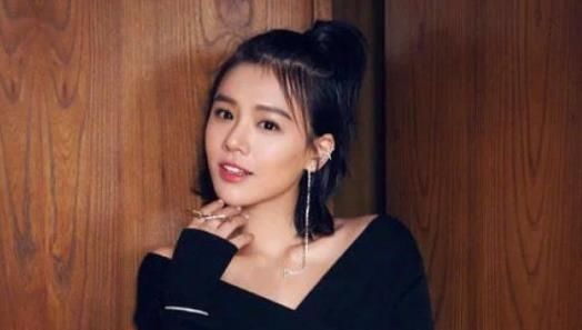  迷离|32岁马思纯现身精神科医院就诊，与医生交流眼神迷离