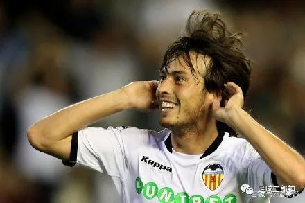  正式|被低估的中场大师！他用10年改变曼城夺14冠，英超正式告别魔术师