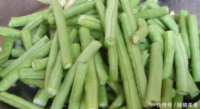  难怪|炒“豆角”时别光焯水了，很多人少做了一步，难怪不脆不好吃！