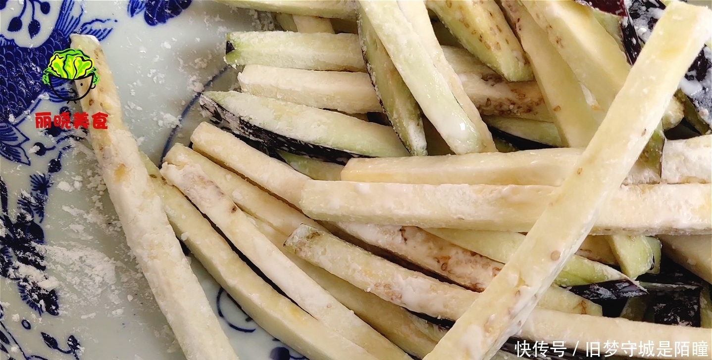 吸油|今天才知道,炒茄子不能先放油,一个小技巧,好吃不吸油,吃不腻