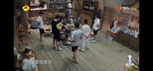  远方|《向往的生活》第四季不再向往：没有了诗与远方，只剩商业与尴尬