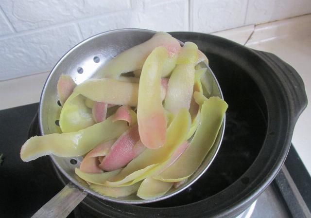  水果|8月遇到此水果别手软，2块钱一斤，多买点囤起来，再过半月就没了