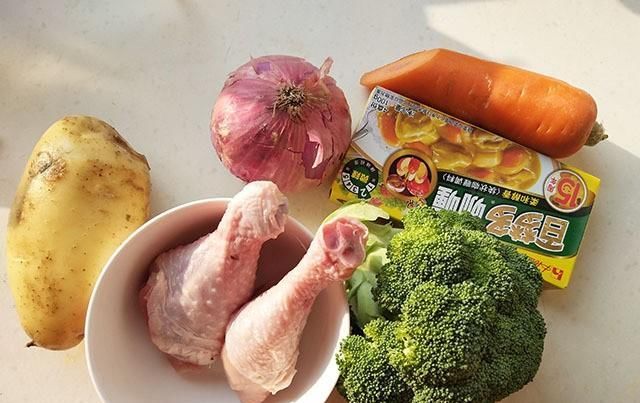  母子|天热不想做饭就煮一锅它，拌在米饭里，母子2人吃光盘了，特省事