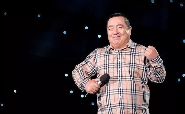  大腕儿|就是喜欢农村生活？央视大腕儿退出主持界，砖房门前吃面条