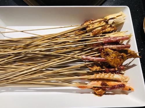 聚餐|和小伙伴在北京这家有名的串串香聚餐，猜猜3个人吃了多少串？