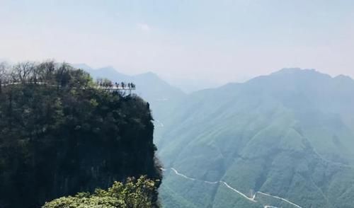  云海奇观|坐着电梯也能上的汉中龙头山究竟有啥美景？