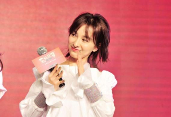  艺人|《快乐大本营》吴昕的通讯录只有20个人？找不到一个艺人名字