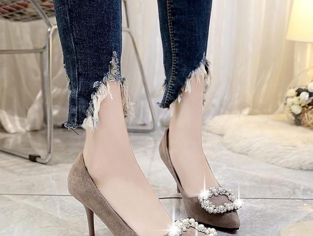  洋气|春天鞋子别乱买，要买就买这几款单鞋，7080穿洋气有女人味