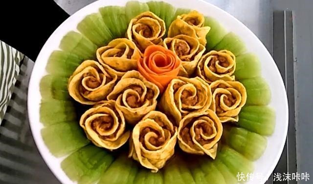 加上|过年的饭桌上一定有它,用鸡蛋和肉馅做的玫瑰肉卷,吃着嫩闻着香
