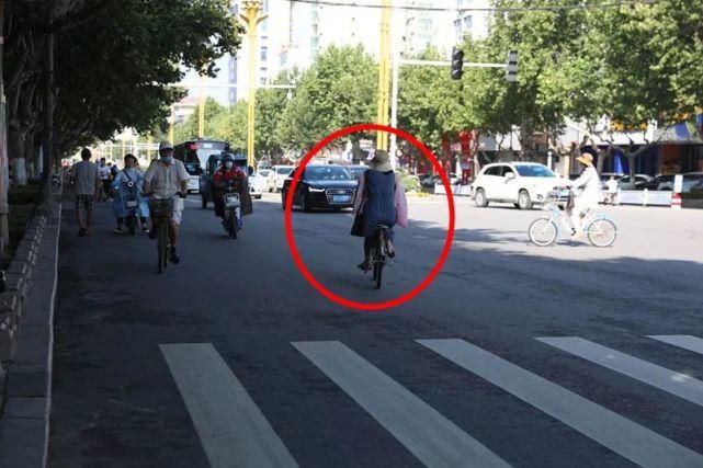 逆向行驶|文明城市靠大家，这些行为不能有！