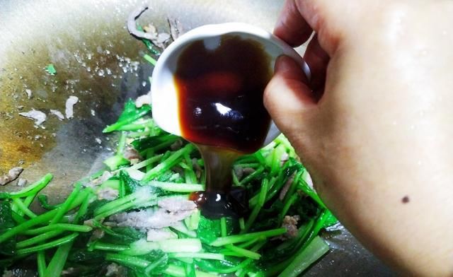  越来越|2种食材6个步骤，小白秒变大厨，炒出经典粤菜