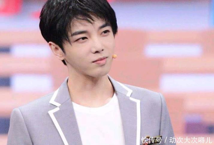 表演|华晨宇即兴表演被质疑,字幕一句话挽救,网友史诗级救场上映