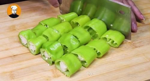  多汁|这是儿子最喜欢的青椒做法，不炒不凉拌，鲜嫩多汁，上桌瞬间扫光