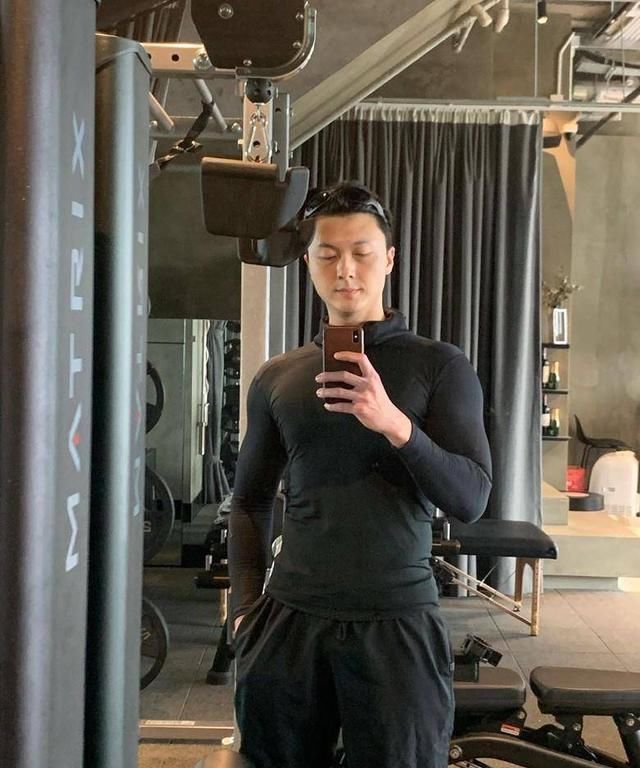 发文|王浩信新剧角色,被谭咏麟发文大赞:是周星驰和黄子华的混合体