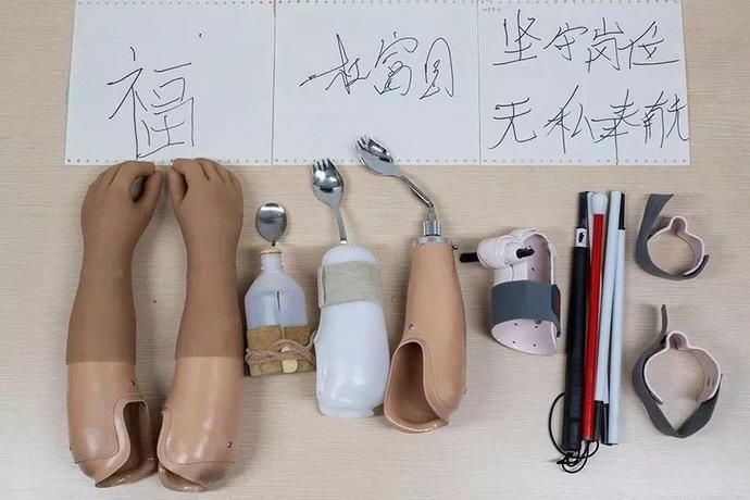 场上|在雷场上失去双手双眼的英雄,如今怎么样了?