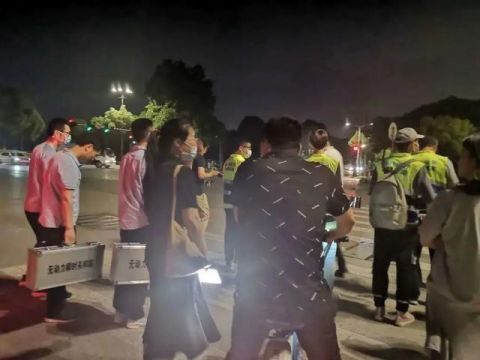  甜美|嘉兴这群环保人的夜巡，只为守护你的甜美梦乡