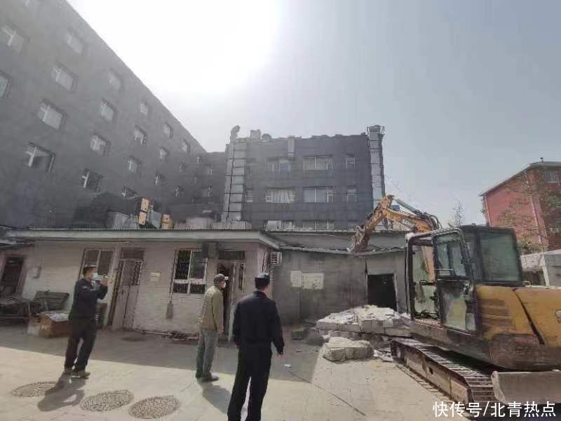 酒店擅自加建“变高变胖”  违建预计今日拆除完毕