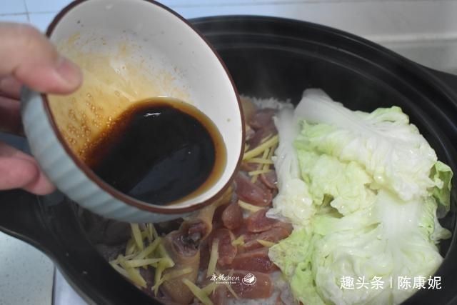 腊鸭腿腊肠|母女俩的午餐简单到只有一锅饭，晒到朋友圈，没想到都说想蹭饭