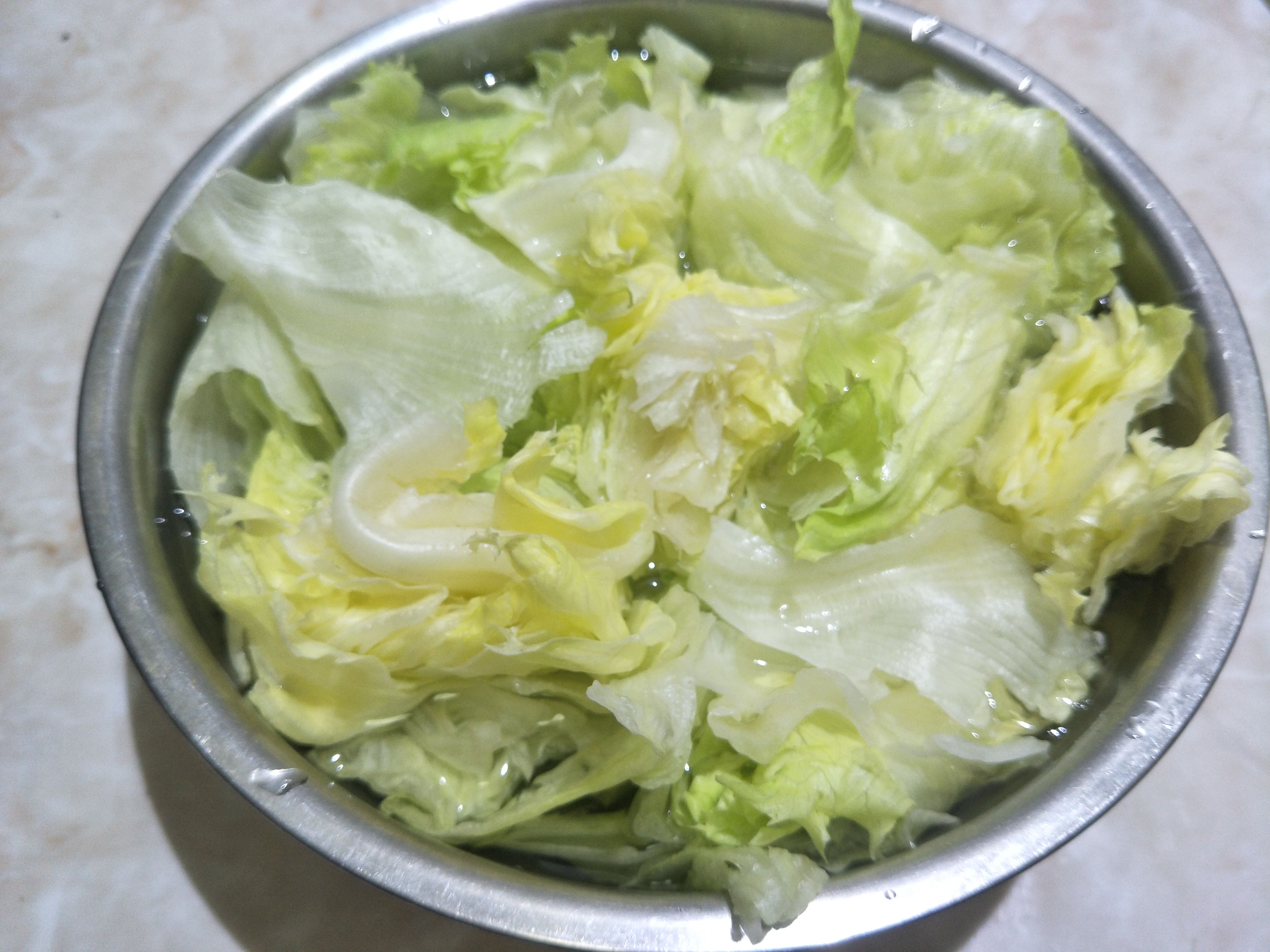 生菜球|生菜只知道凉拌？教你简单做法，生菜又脆又绿，2分钟出锅