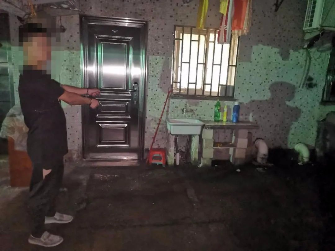 出租房|凌晨,女子正在出租房洗澡,一陌生男子突然开门闯入!只因为…