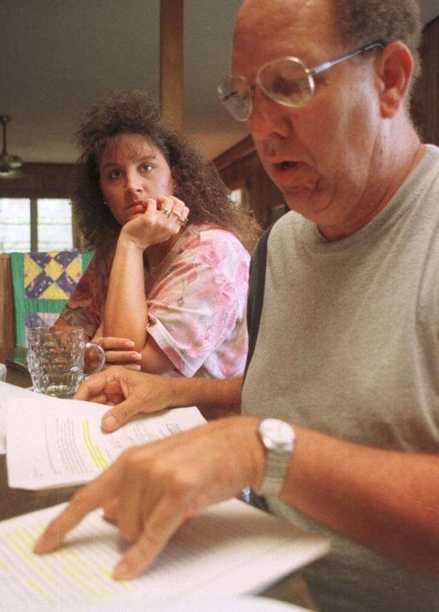 小费|女服务员收到一张彩票当小费竟中了7000万，之后她却麻烦不断