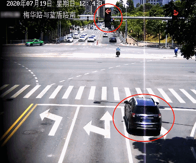  轨道|女司机冲红灯再冲上有轨电车轨道！电车朝她驶来她却停下不动……