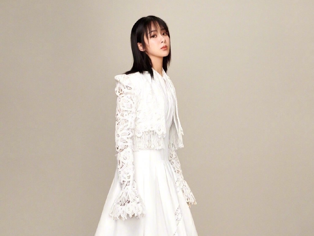  杨紫|赵丽颖两部剧多轮上星重播，杨紫新剧多次出问题，好剧组的重要性