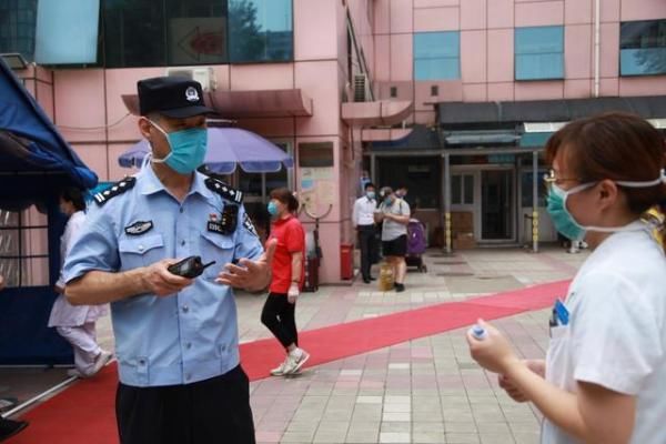 医院|这里的医院有帮“院警”,专“治”小偷医闹号贩子……