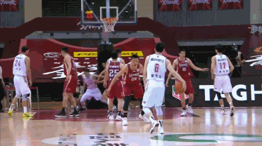 双星|第一后卫被晃倒，爬起来1秒不歇轰10+4，双星19+7浙江大胜14分